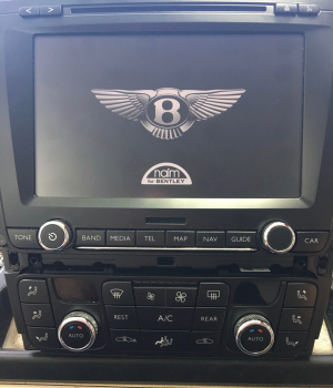 Reparatur Bentley Continental GT / GTC Head-Unit startet nicht / Display bleibt schwarz / zeigt nur das Bentley Logo